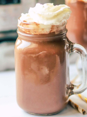 instant pot hot chocolate thumbnail picture.