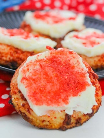 strawberry crunch cookies thumbnail picture.