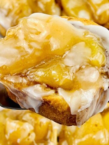 cinnamon rolls with apple pie filling thumbnail picture.