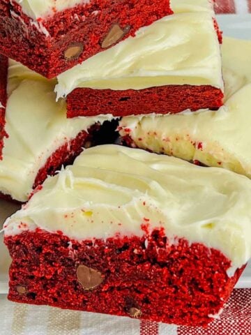 red velvet brownies thumbnail picture.